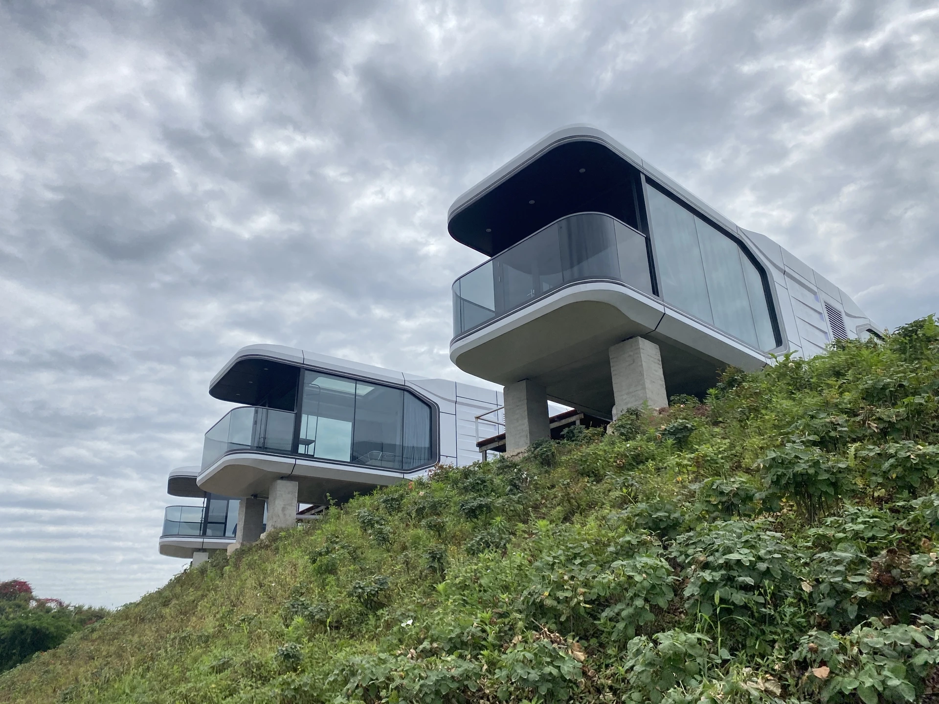 Space Capsule House Luxury Contemporary Mobile Container Home Prefabricated Tiny House