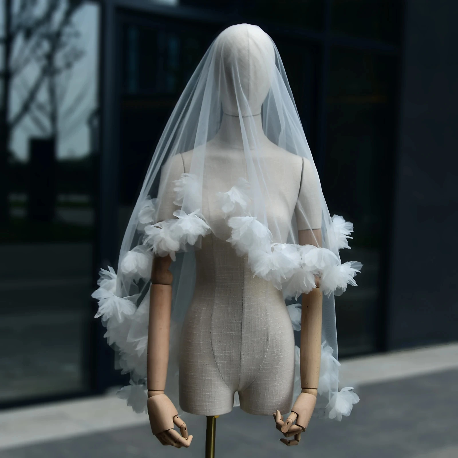 LUOXIN Short Bridal Veils 2 Tier Wedding Veil Drop Style 3D Floral Detachable Blusher Veil