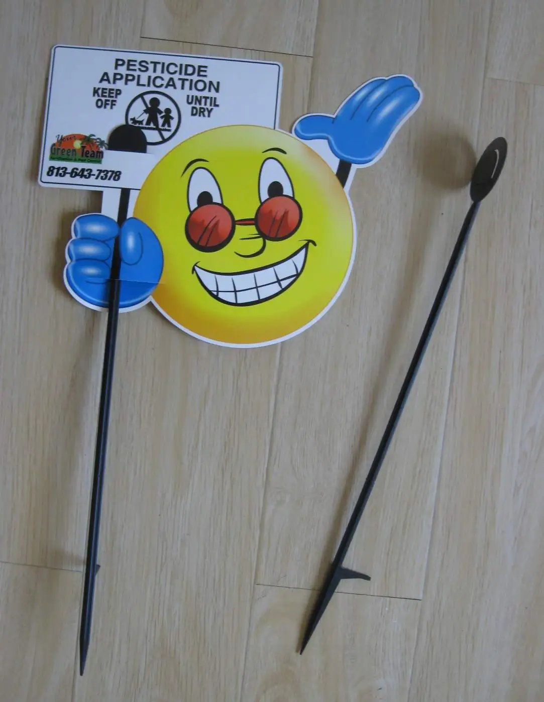 Пластиковая садовая стойка для