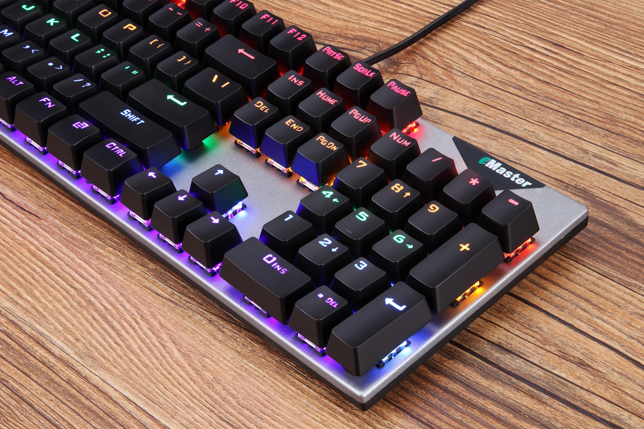 Customizable 60% White Keyboard RGB 61 Keys Computer Gaming USB Wired Light LED Gaming Console Hot Swap Mechanical Keyboard