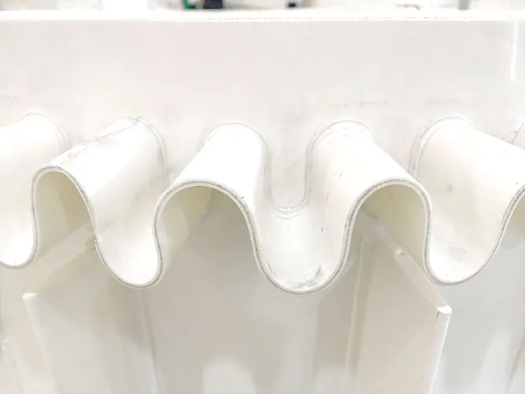 white pu food grade incline conveyor belt with hopper