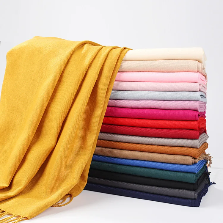 Wholesale 2020 new arrival soft soild long cashmere scarf high quality fashion cheap plain shawls for women pashmina