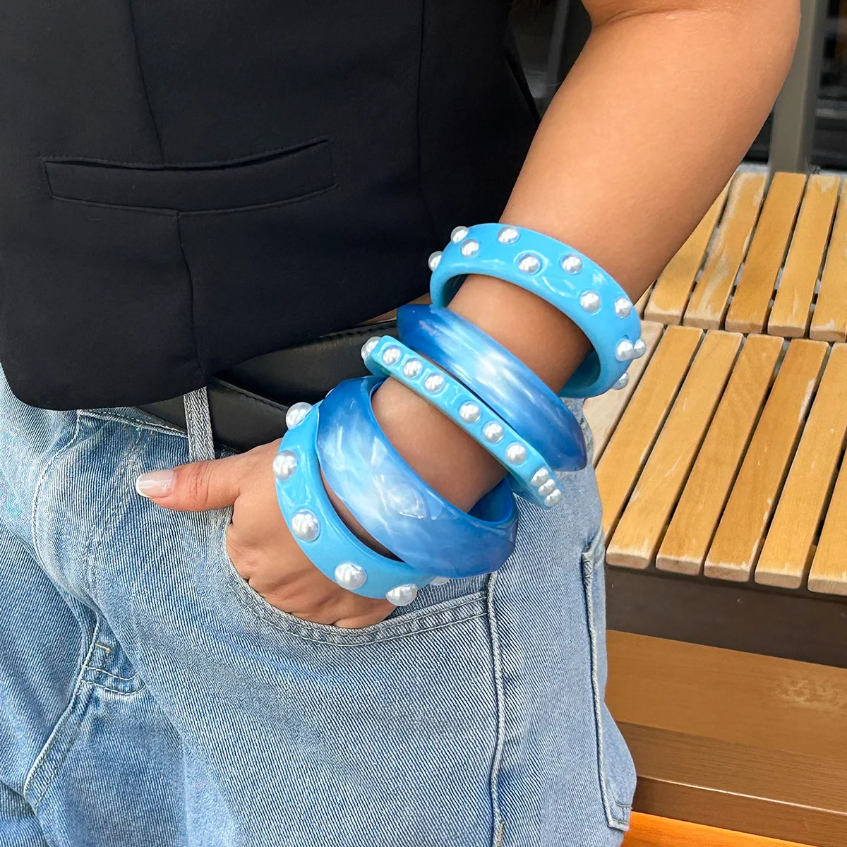 Cool Punk Style Glitter Powder Resin Bracelet Exaggerated Ins Unique Personality Irregular Pearl Design Geometric Shape Pattern