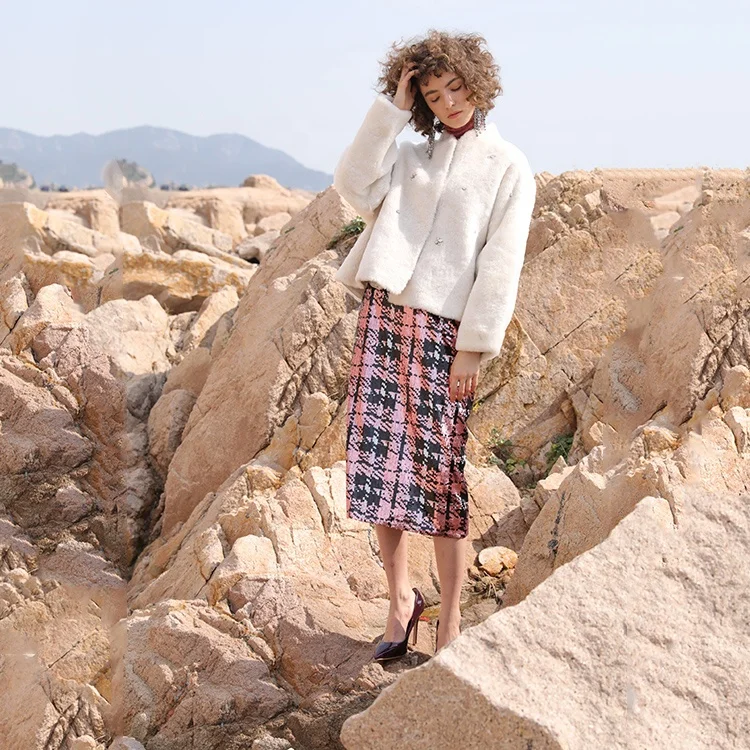 Factory Direct Customize Modern Oem Service White Faux Fur Coat Winter Warm Ladies Sheep Shearing Fur Coats