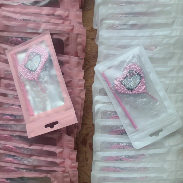 2024 top selling Hello Kitty Lash Mirror with diamonds lash supplies hello kitty hand mirror custom logo lash extensions mirror