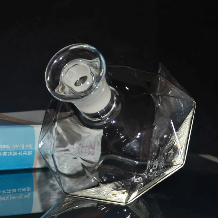 
China factory cheap price handmade glass liquor 500ml airtight glass bottles for wine 