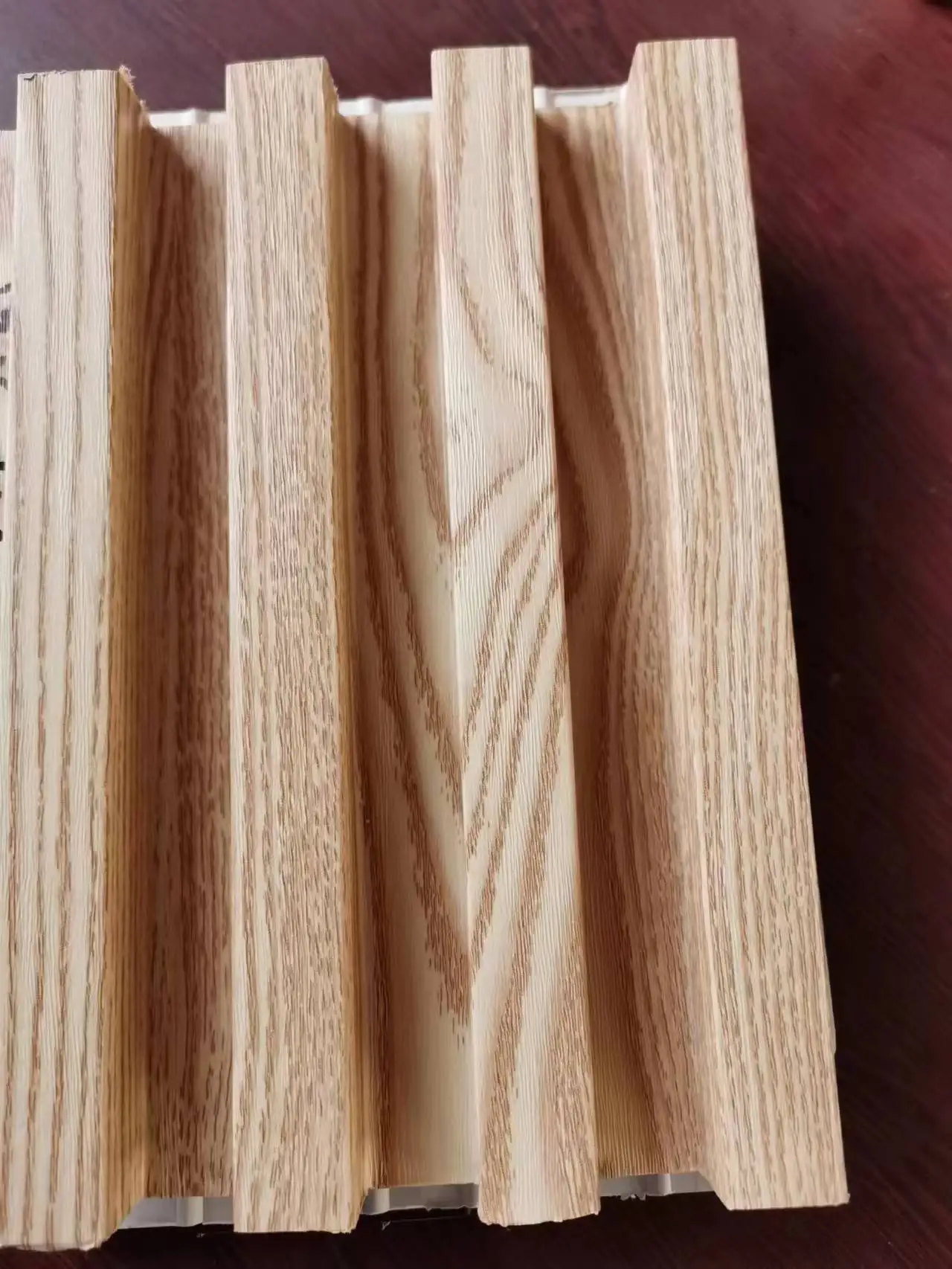 Лучшие продажи 150*18 * мм 3 м 160*24 дешевая цена Классическая деревянная цветная облицовка интерьера wpc стеновая панель ПВХ поверхность 219*26