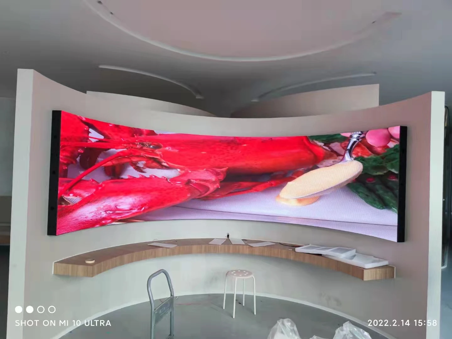 Top Quality LED Display Factory Top Shine Indoor Full Color Digital Advertising Wall P4 P2.5 Customized Flexible Display Screen