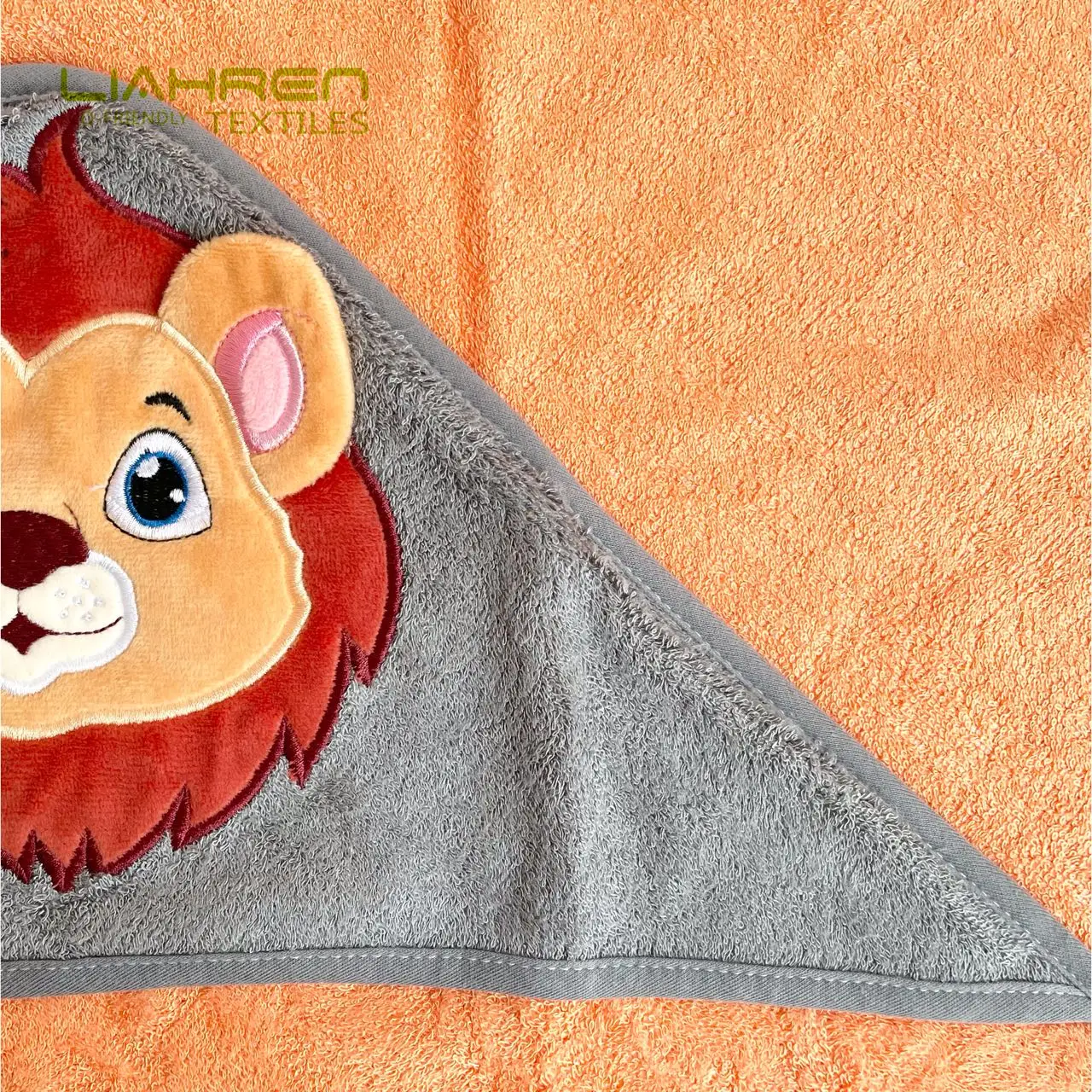 Liahren wholesale 500GSM zipper bag-packed eco-friendly bamboo bath poncho towel lion design bamboo hooded towel for child