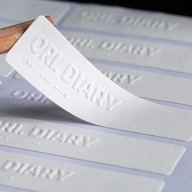 Пользовательская наклейка с вашим логотипом тисненая этикетка матовая крафт-бумага коричневая бумага