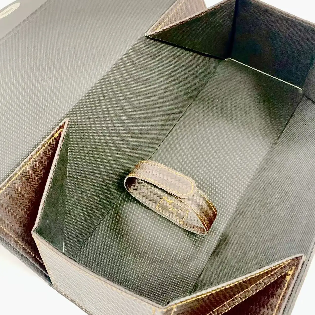 Custom Size Leather Wine Box With Handle Metal Lock Folding Custom Wine Bottle Gift Box Packaging Luxury Wine Box