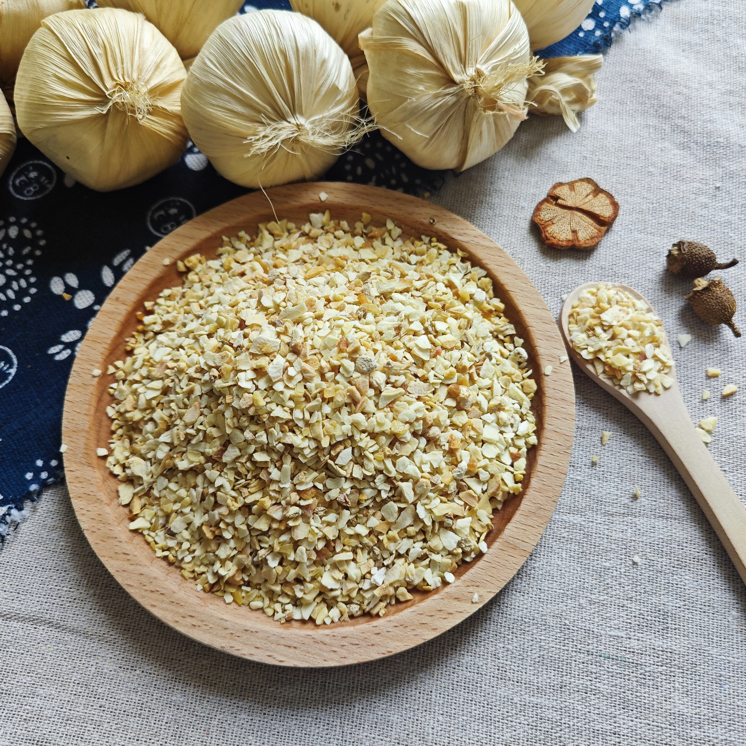 Dongao food 100% pure Dehydrate Garlic Granule and Garlic Flake with Good Quality