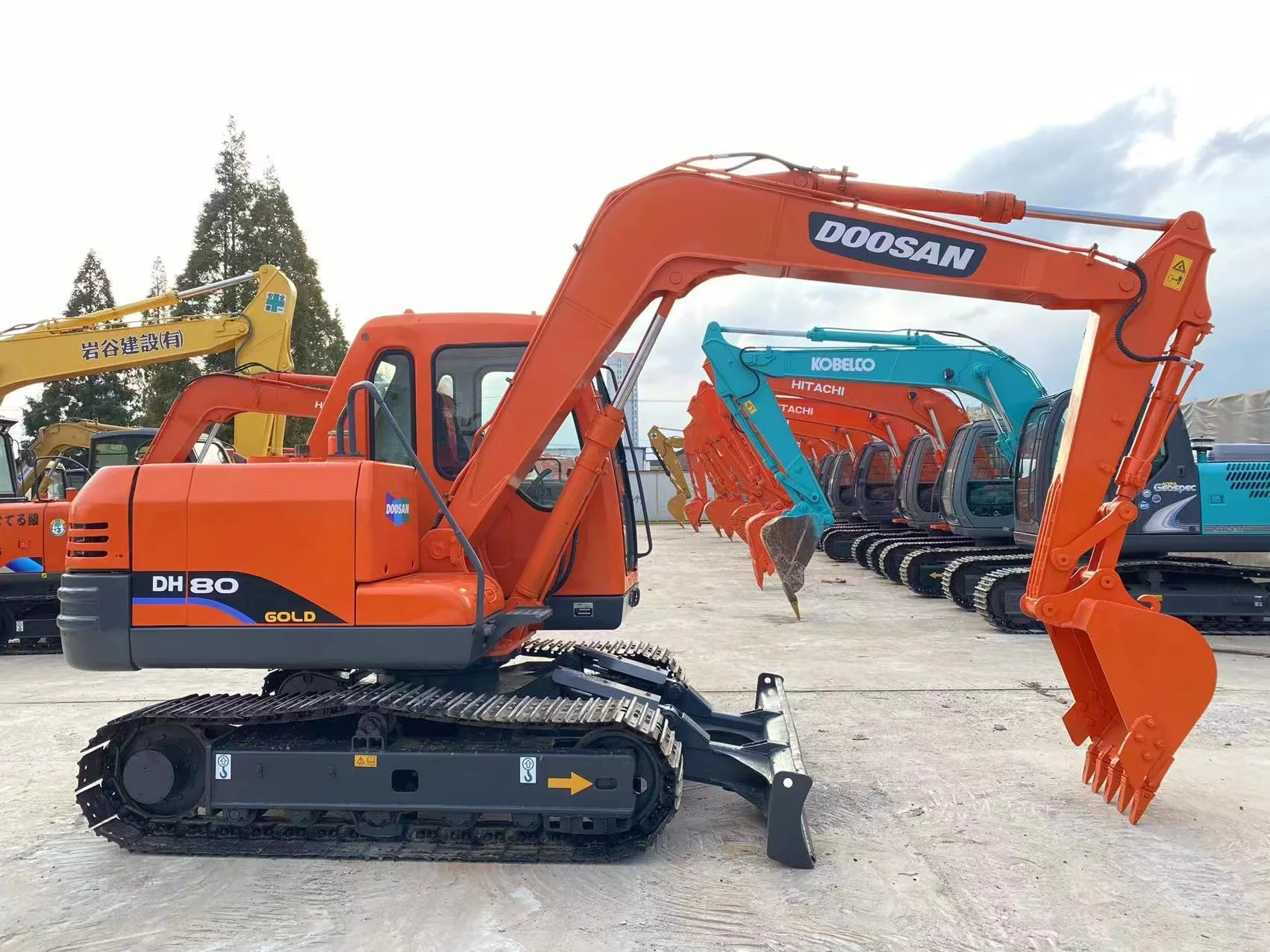 Используемый оригинальный экскаватор Doosan DH80 со стабильным качеством doosan 80 продается по низкой цене