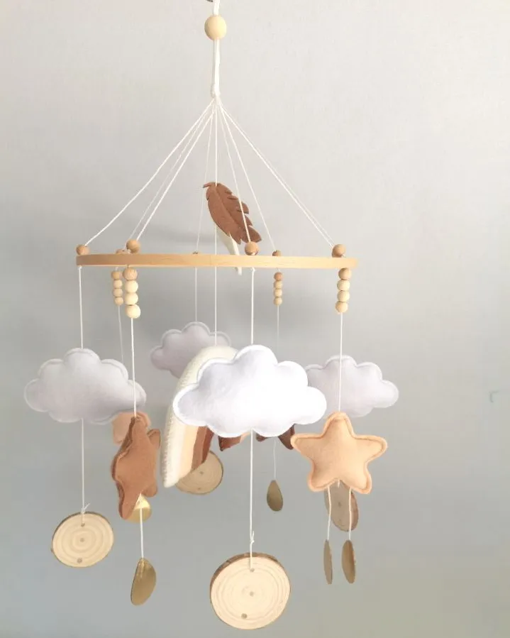 Wholesale custom quran handmade crib cot nursery baby mobiles holz with stuffed rainbow cloud felt hanging decor for baby girls
