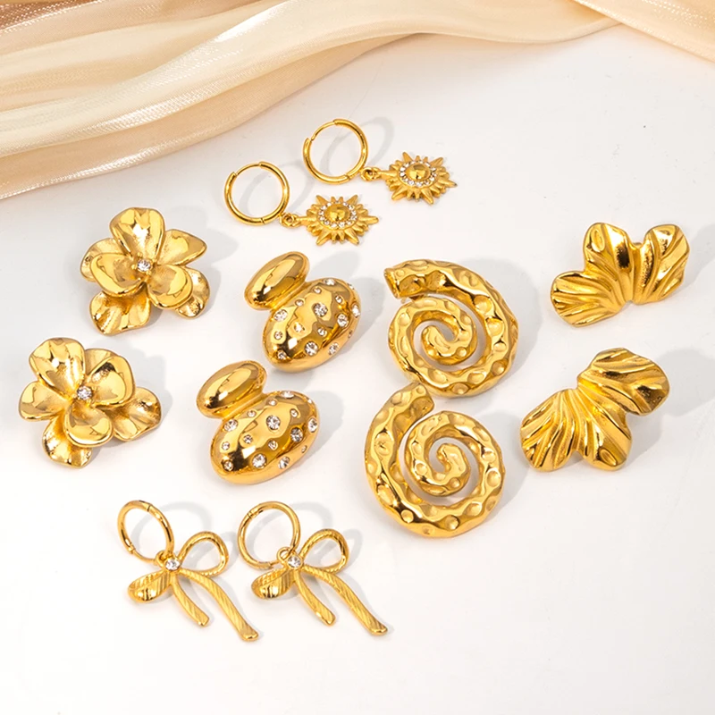 Серьги-гвоздики с жемчугом 18 карат