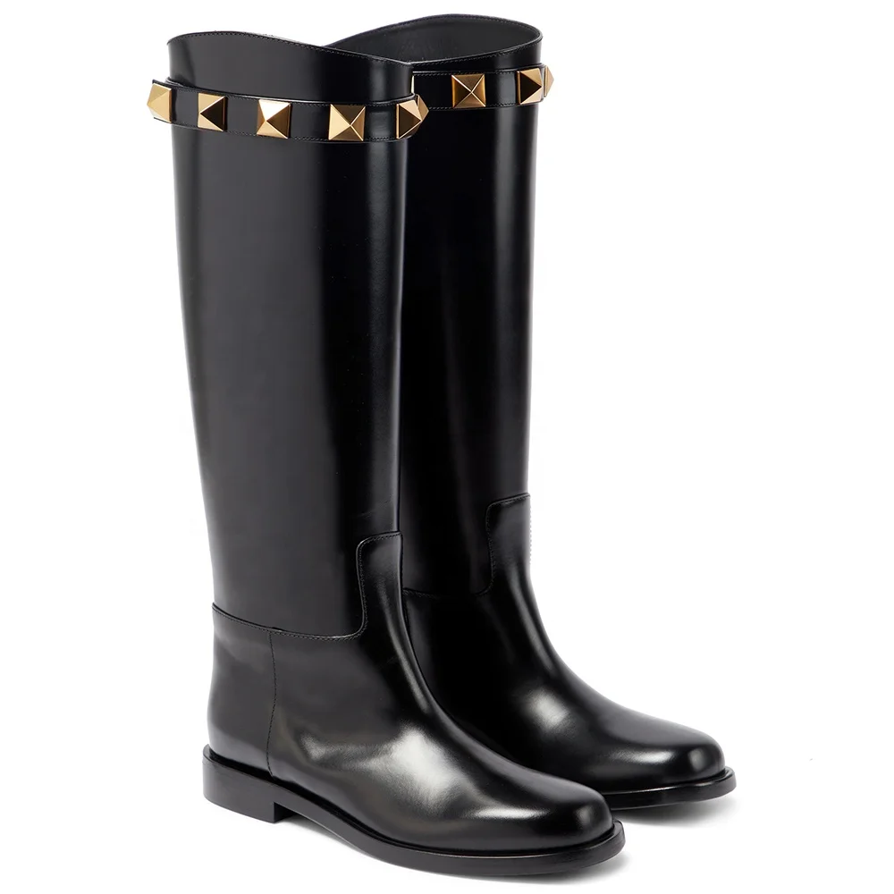 Модные черные зимние сапоги с шипами на плоской подошве круглым носком без застежки Женская длинная обувь до колена большого размера