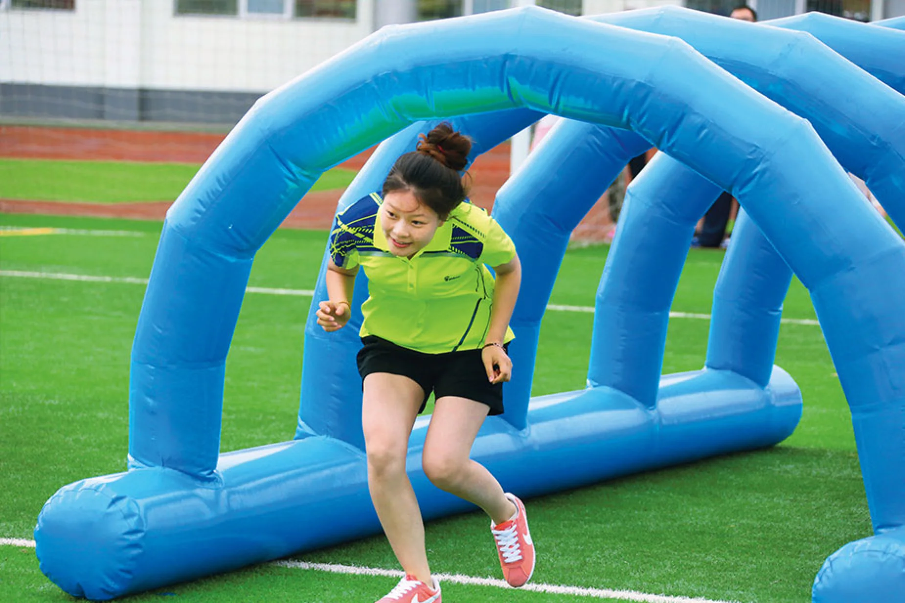 Outdoor team building games exciting activities inflatable obstacle sports games