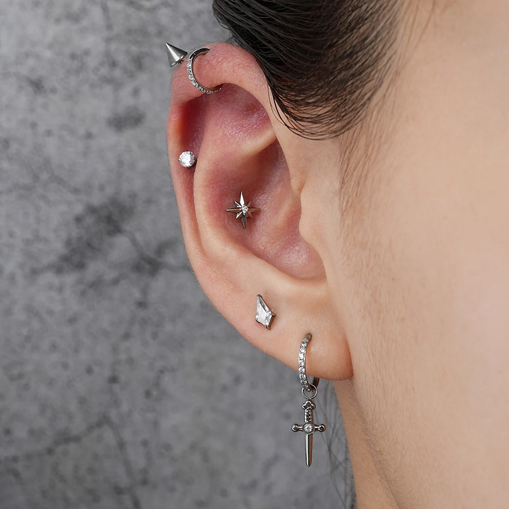 Right Grand ASTM F136 Titanium 16G Mini 4 Bead Cluster Labret Lip Ring Tragus Cartilage Helix Conch Earring Stud Nose Piercing
