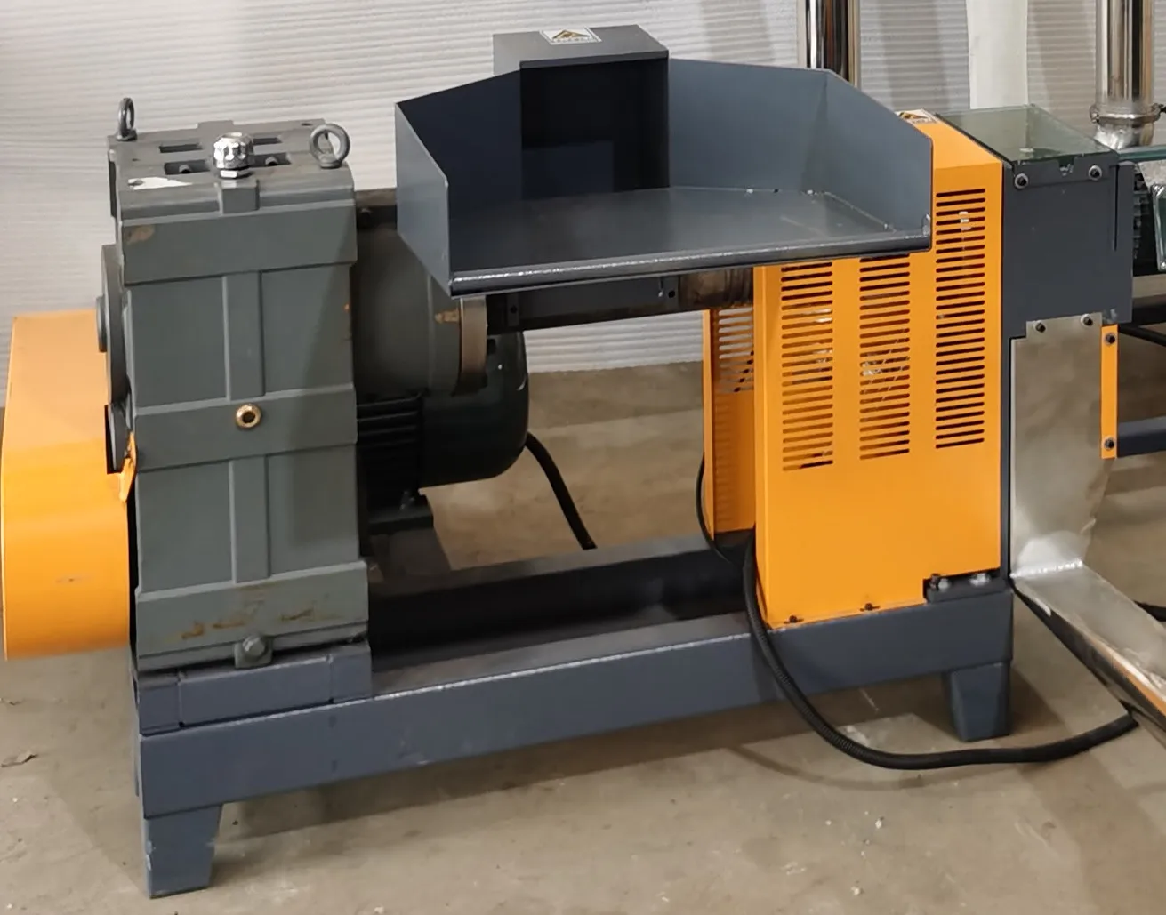 Экономичный биоразлагаемый низкотемпературный мини-гранулятор полиэтиленовой пленки LDPE HDPE с воздушным охлаждением