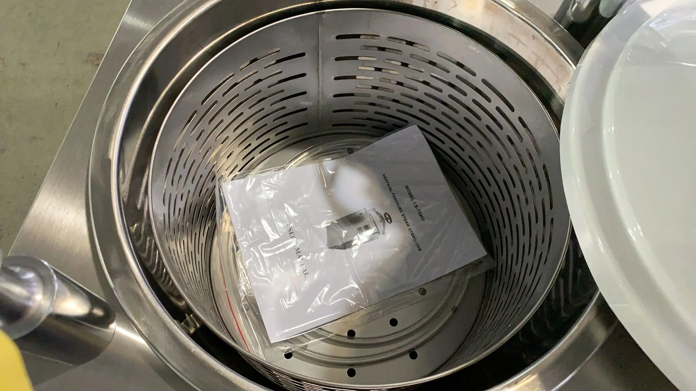 laboratory autoclave price 100 liter pressure steam sterilizer vertical type LS-100HD