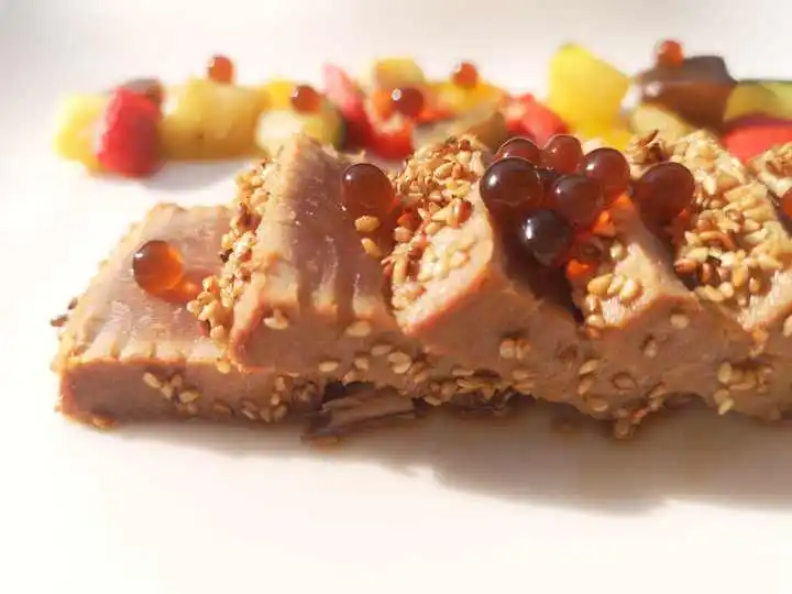 Frozen 55G Glass Jar Spherika Soy Sauce Pearls Well Known Umami Caviar Roes 50 % Purity Soy Sauce Pearls For Garnish