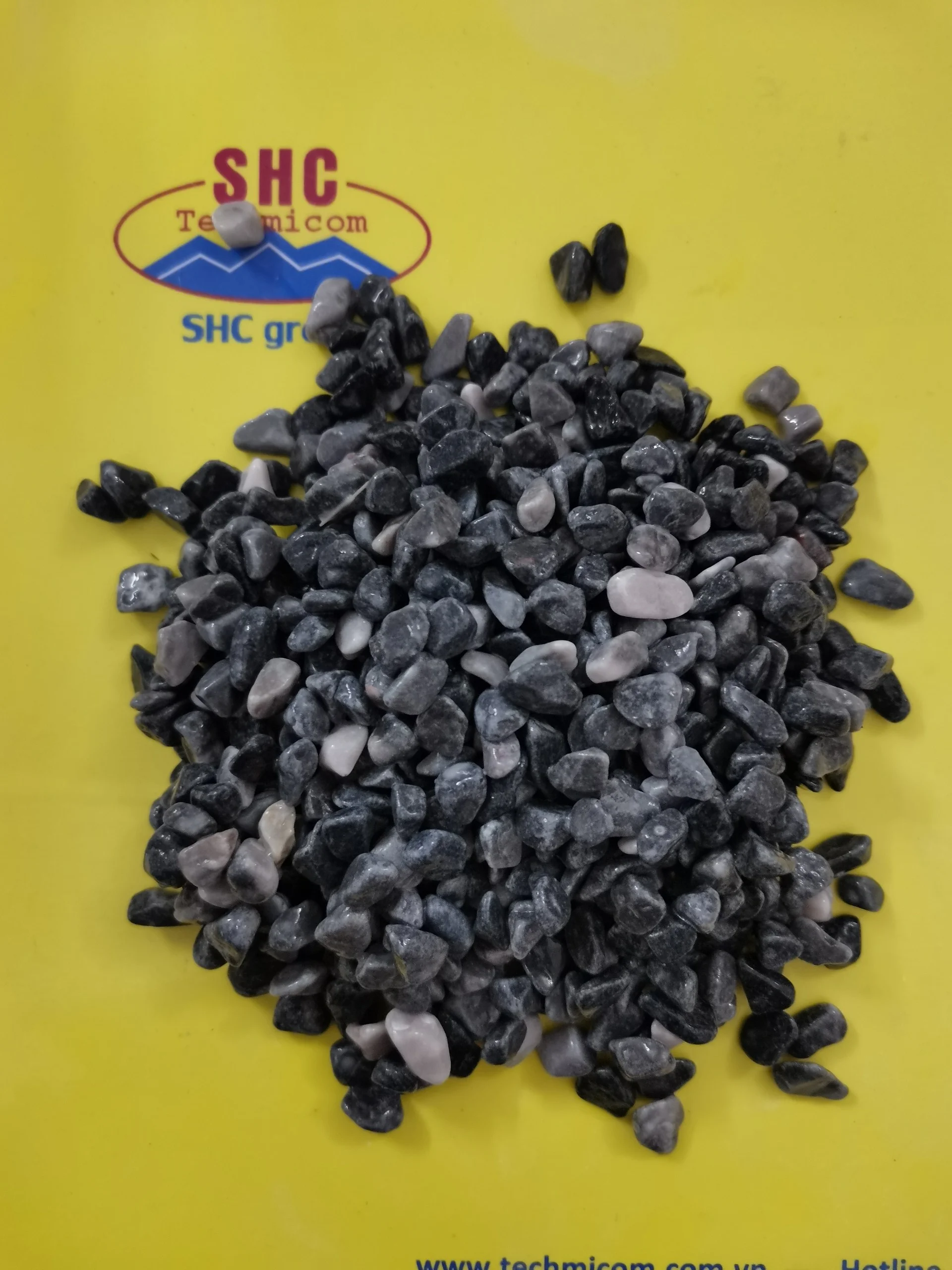 Low Price Small Rocks Grey Pebble Stone for Decoration
