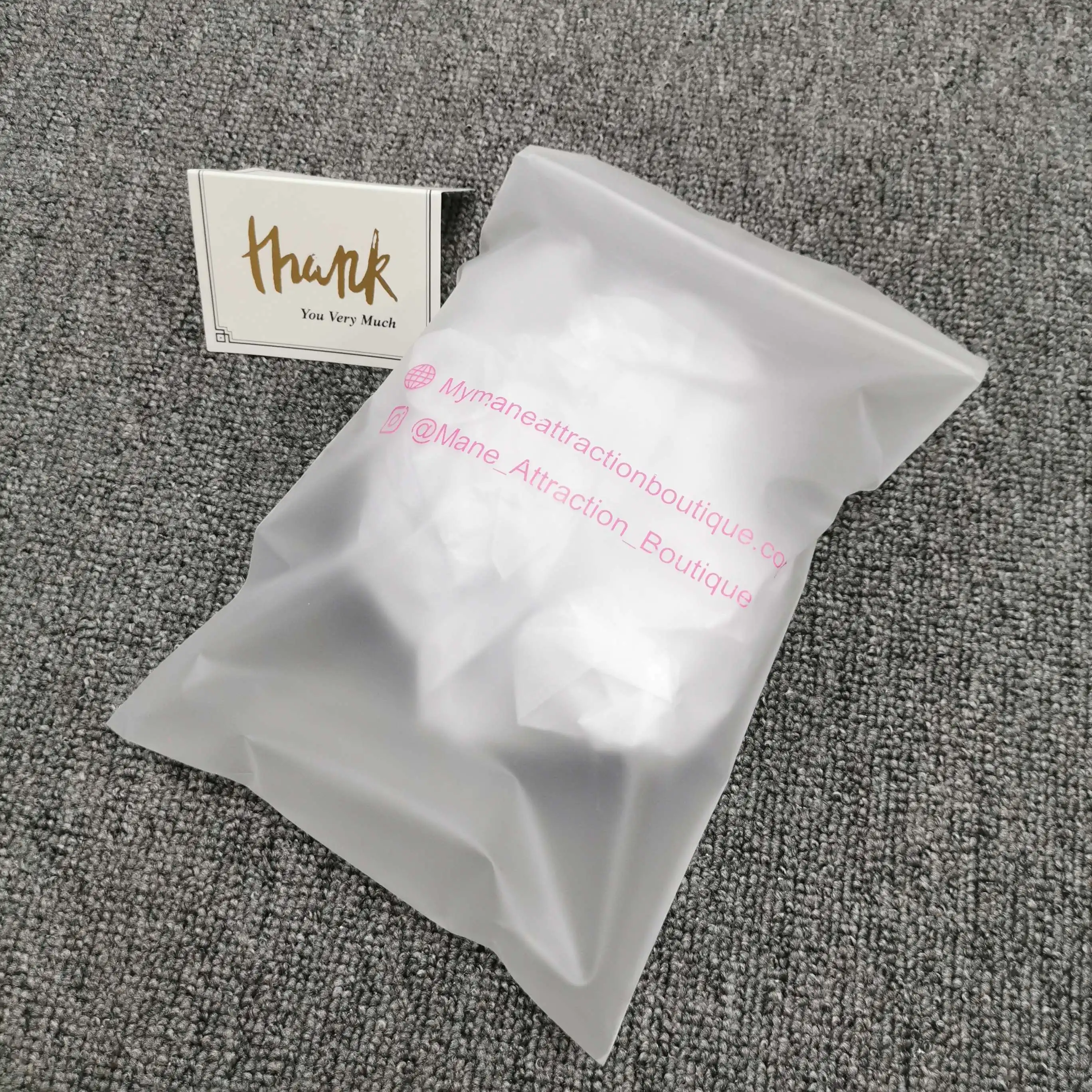 
Wholesale packaging bags zipper Biodegradable Frosted surface sealing zipper lock bags packaging customised packaging bags 