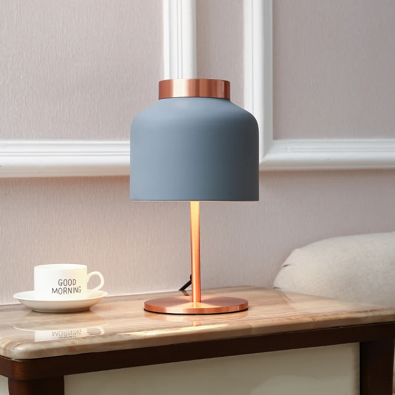 
Nordic Light Luxury LED Table Lamp Modern Living Room Bedroom Bedside Tabletop Decorative Lamp Study Bedroom Bedside Table Lamp 