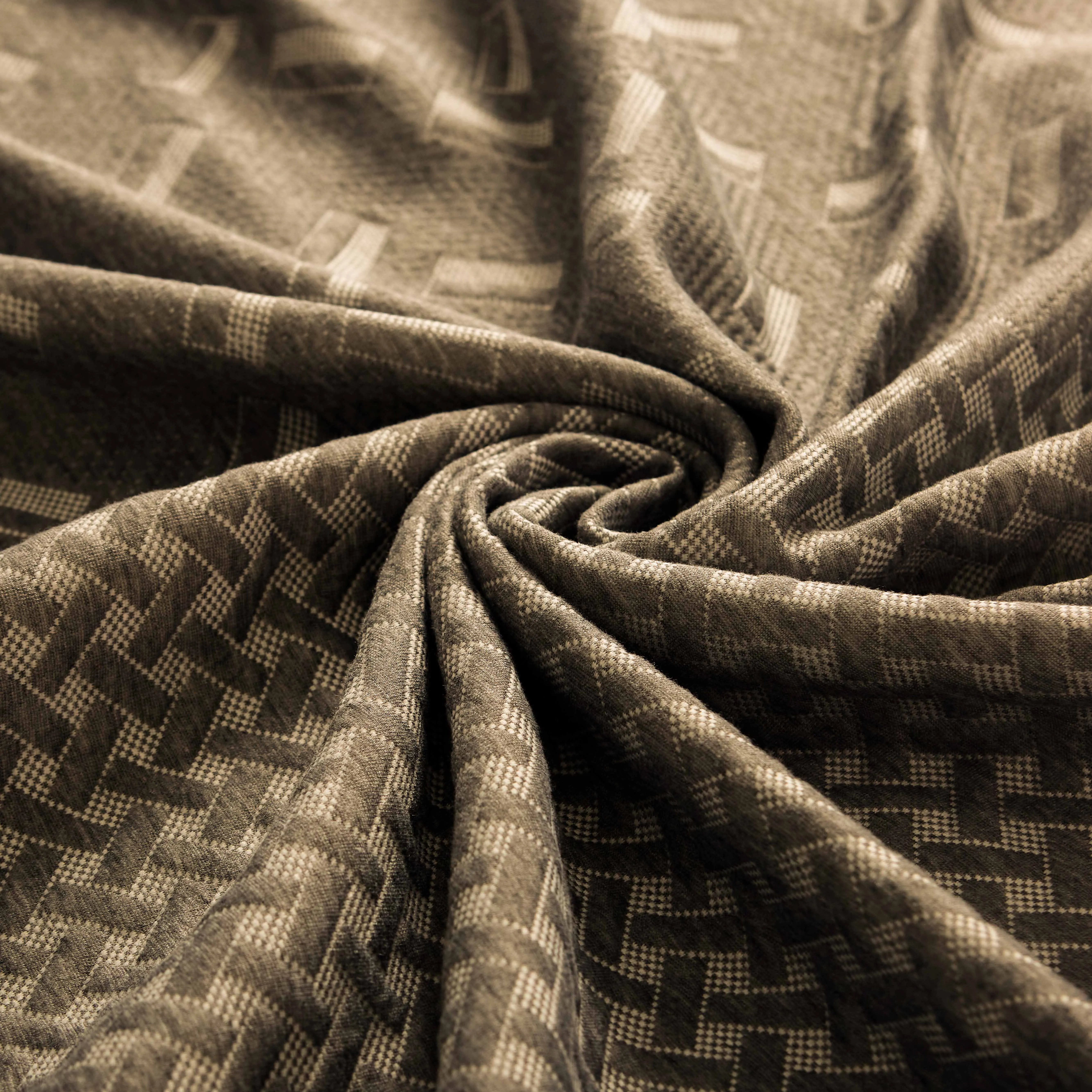 Customized Pattern Lightweight Double Jacquard Knit Mattress Fabric with Smooth Touch Embroidered Design