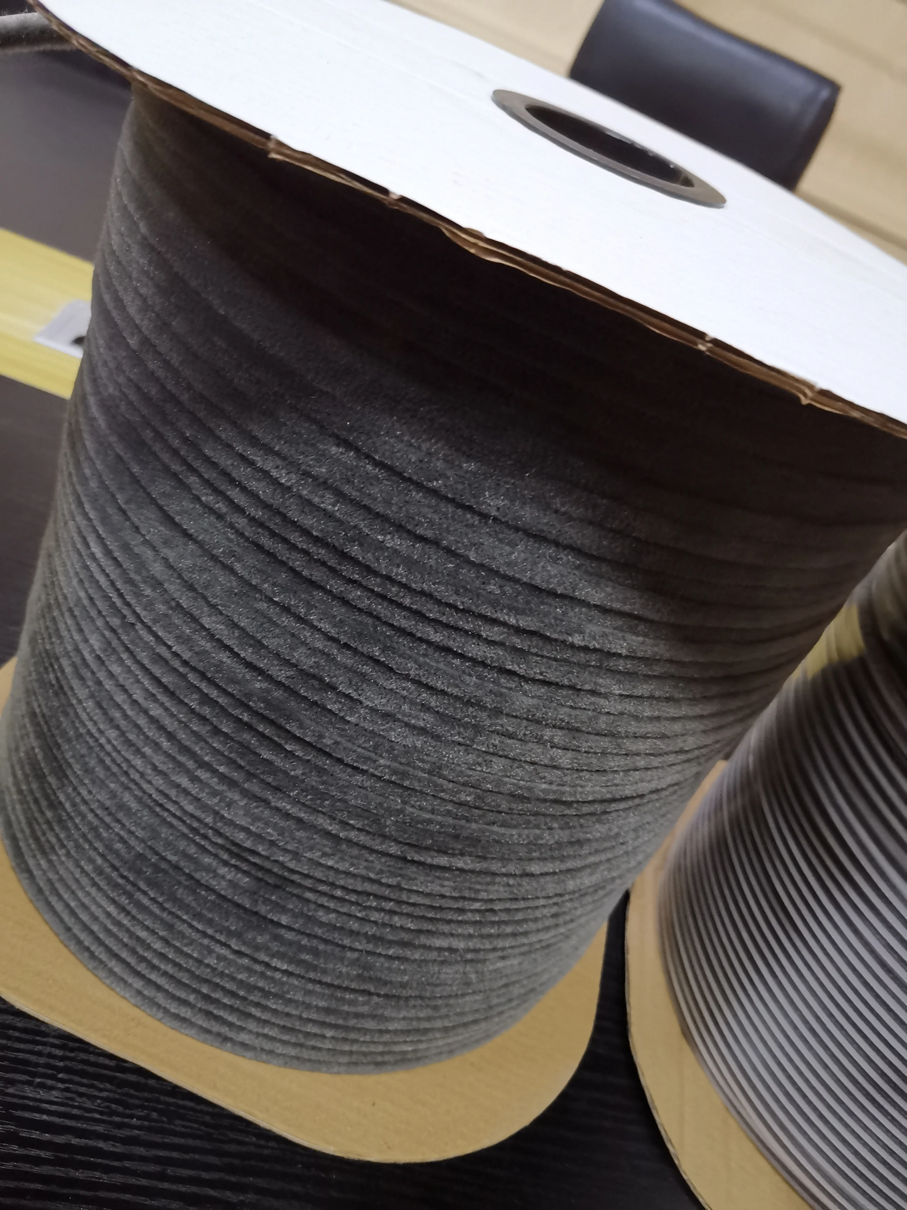 cheap sliding door weather strip wool pile door & window rollers