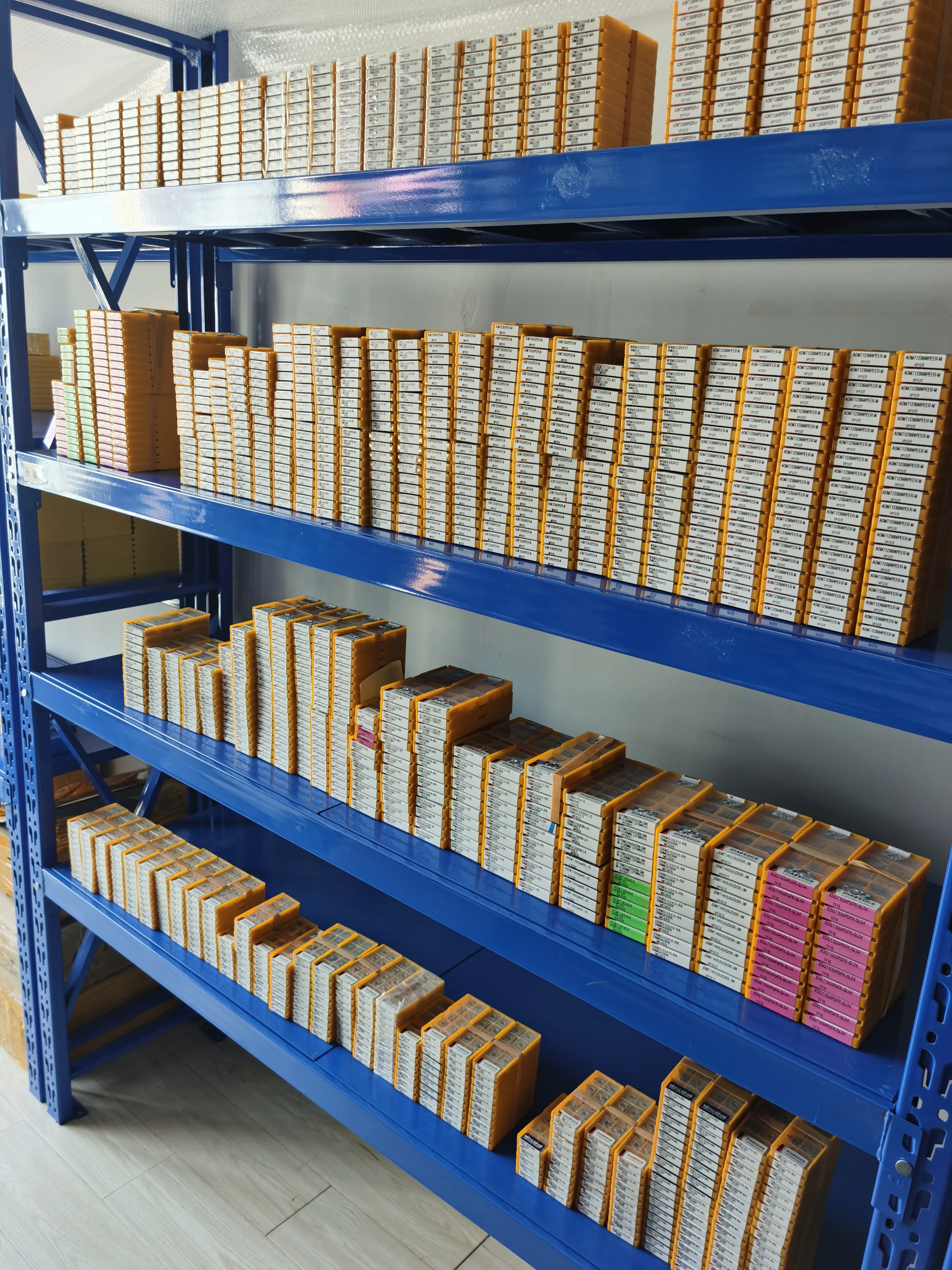 Mitsubishi insert threaded MMT