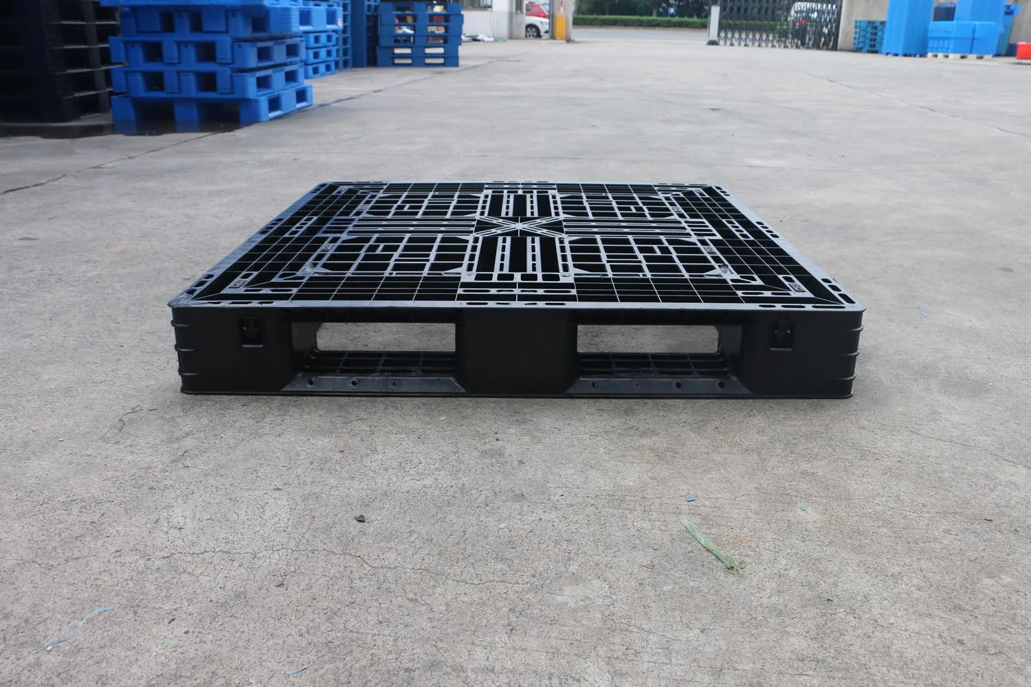 NEXARA Heavy Duty HDPE 1100*1100*150mm static load 4t 1111 Grid Field Euro Plastic Pallet For Transport