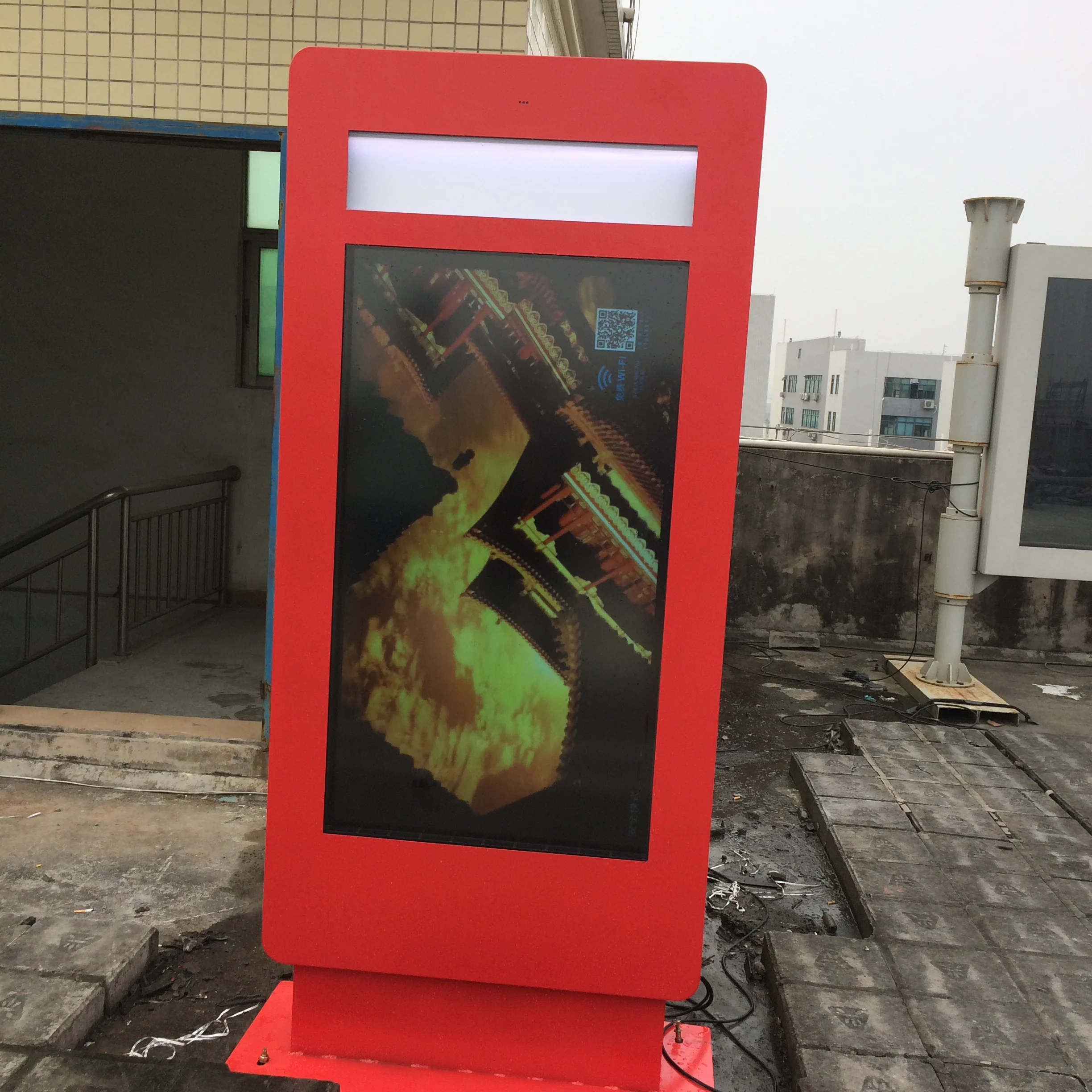 43inch 3000cd/m outdoor weather proof smart  advertising playing equipment Salt spray resistant for seaside use