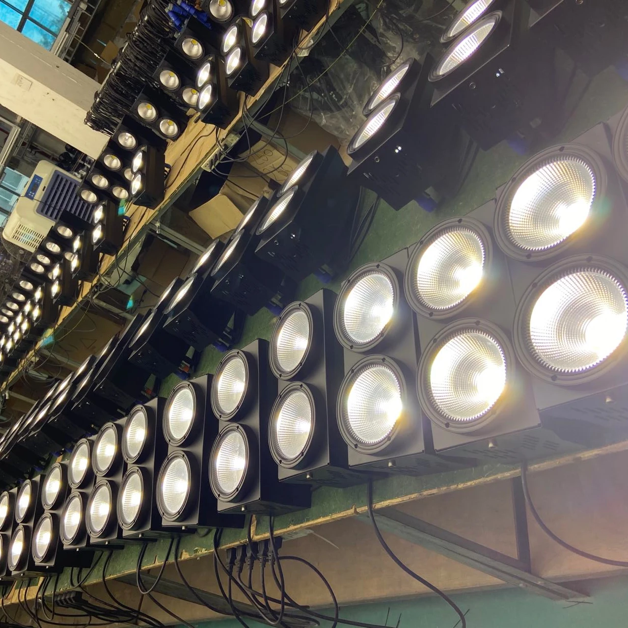 2*100W Eyes Warm White + Cold White cob LED Matrix blinder light COB LED studio stage light COB audience blinder