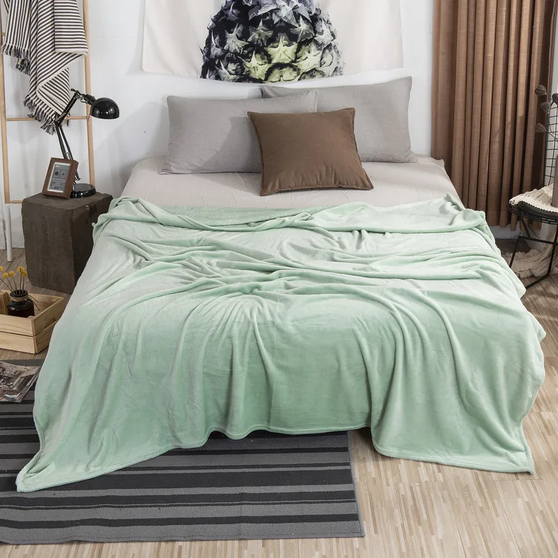 Wholesale High Quality Solid thick single layer  Plain Flannel Fleece Warm Blanket  Blanket for four seasons