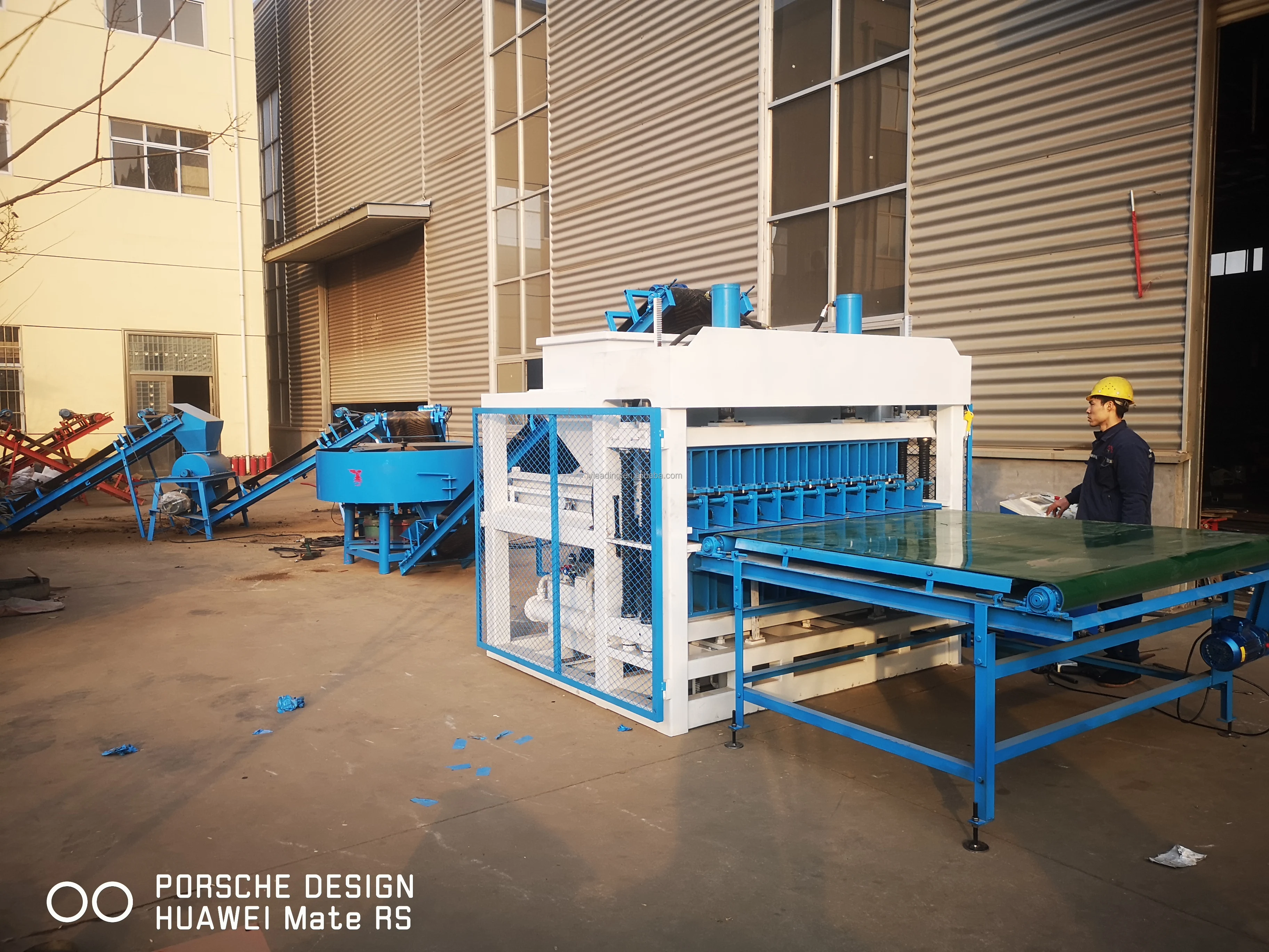 Largest capacity HBY10-10 New design automatic compressed interlocking brick machine