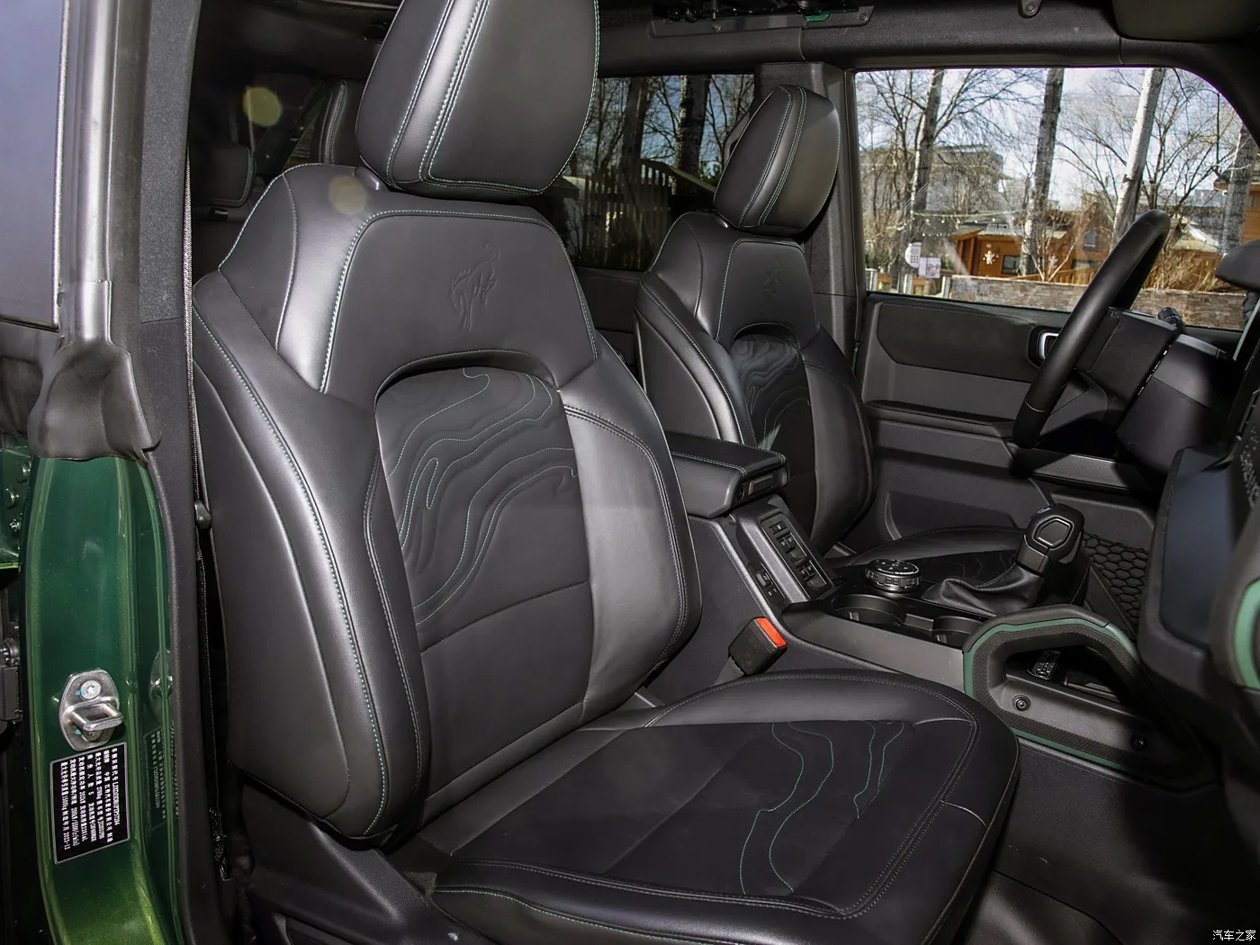 2024 New Vehicle Ford Petrol Car 2.3T 5-Seats Midsize SUV Ford Bronco