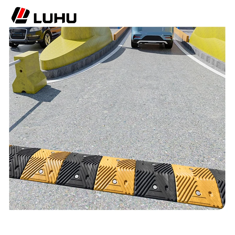 Yellow Black Rubber Speed Hump For Traffic safety roads
