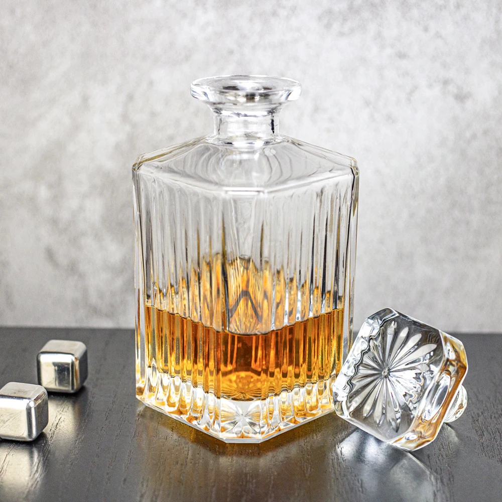 NOVARE Wholesale 850ml New Design Square Engraved Crystal Glass Whiskey Decanter Set for Bourbon Brandy Liquor