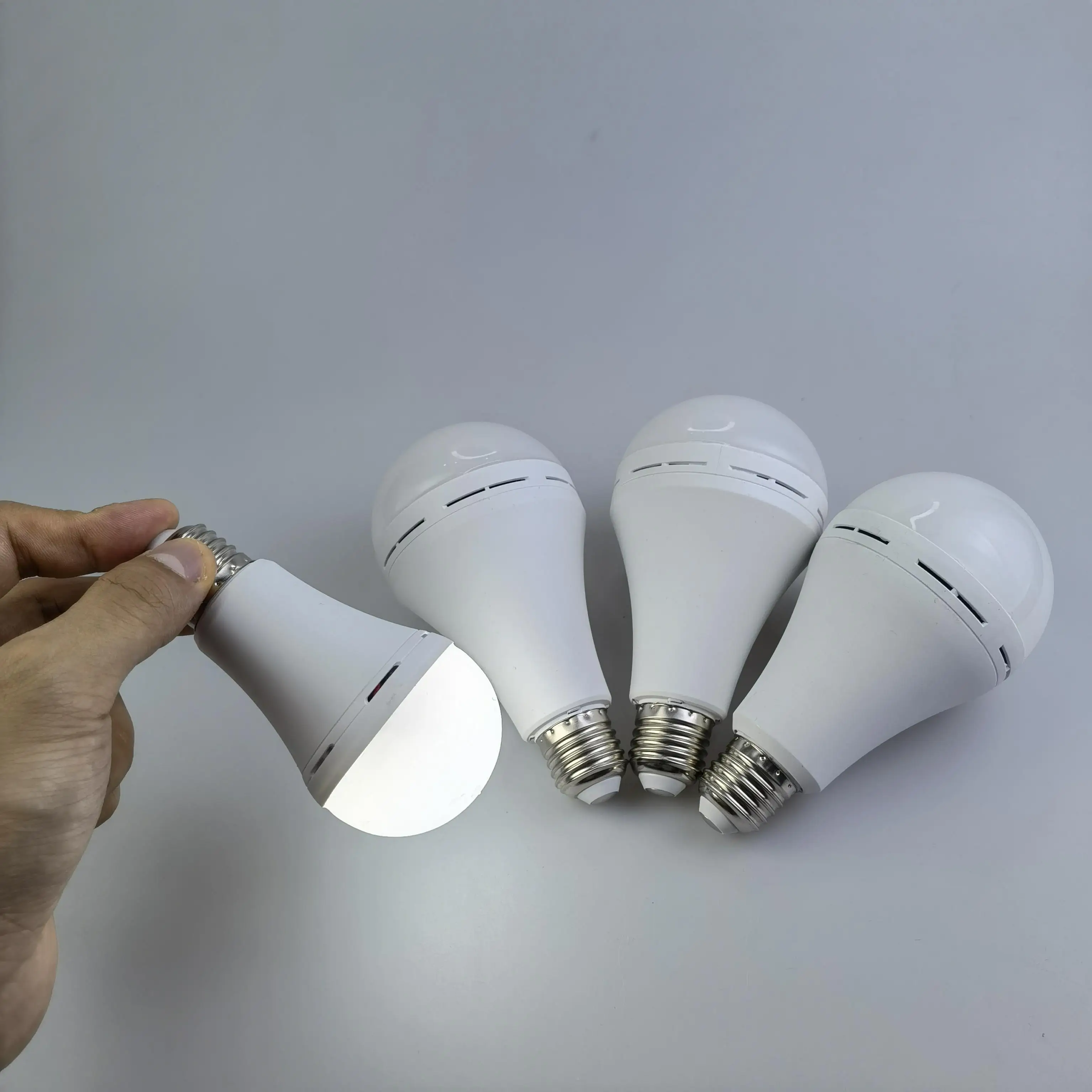 Led Bulbs White Energy Saver Electric Best Quality Vintage Glass Raw Material With Battery Mini New Design Dimmable 80W Led Bulb