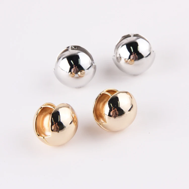 Wholesale Price INS Girls Hot Selling Copper Textured Round Disco Ball Star Basket Small Stud Geometric Clip On Earrings Women