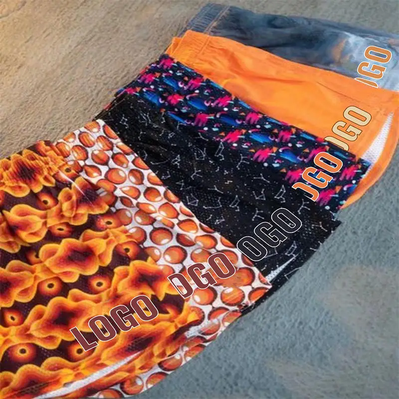 Мужские сетчатые шорты с логотипом и дизайном