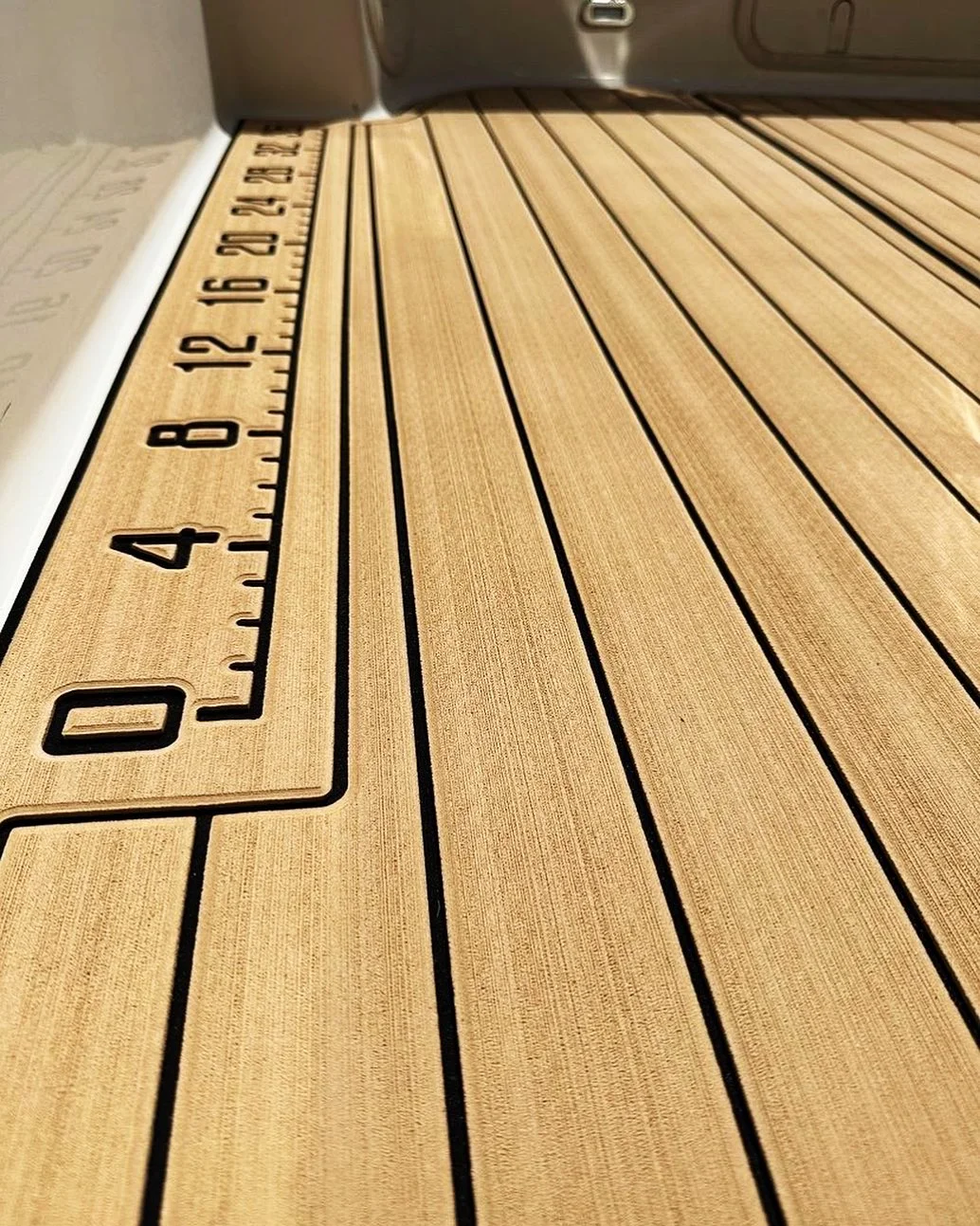 Клейкий противоскользящий 3 м