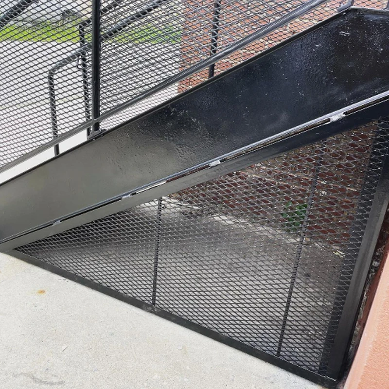 Perforated grilles metal mesh panel iron stair mesh deck for construction