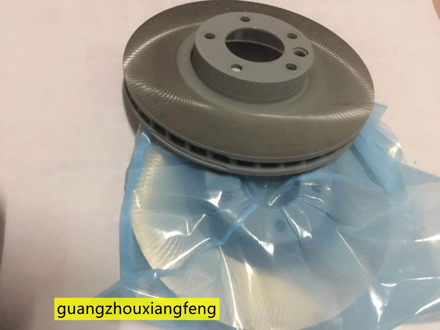 
OE SECOND-TIER SUPPLIER BRAKE DISC FOR PORSCHE CAYENNE (9PA) Turbo S 4.8T/TOUAREG(7LA, 7L6, 7L7) 4.2 V8 /95535140300/7L8615301A 