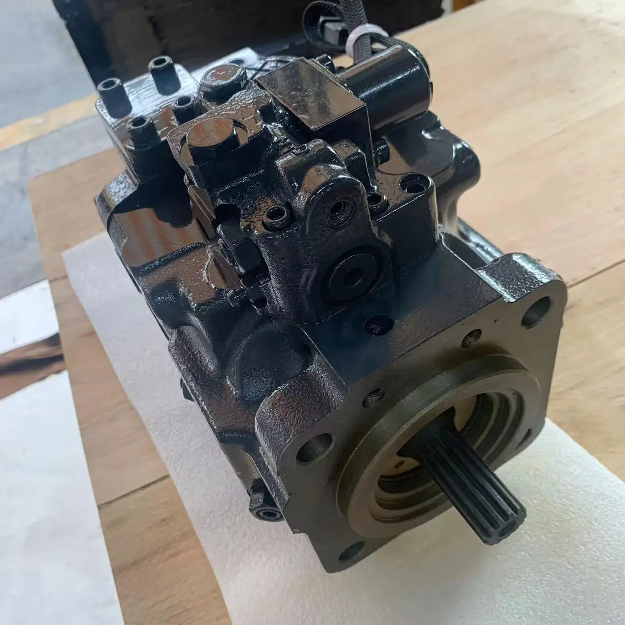 Bulldozer Parts D65 Hydraulic Pump 708-1S-00460 Hydraulic Fan Pump For Komatsu