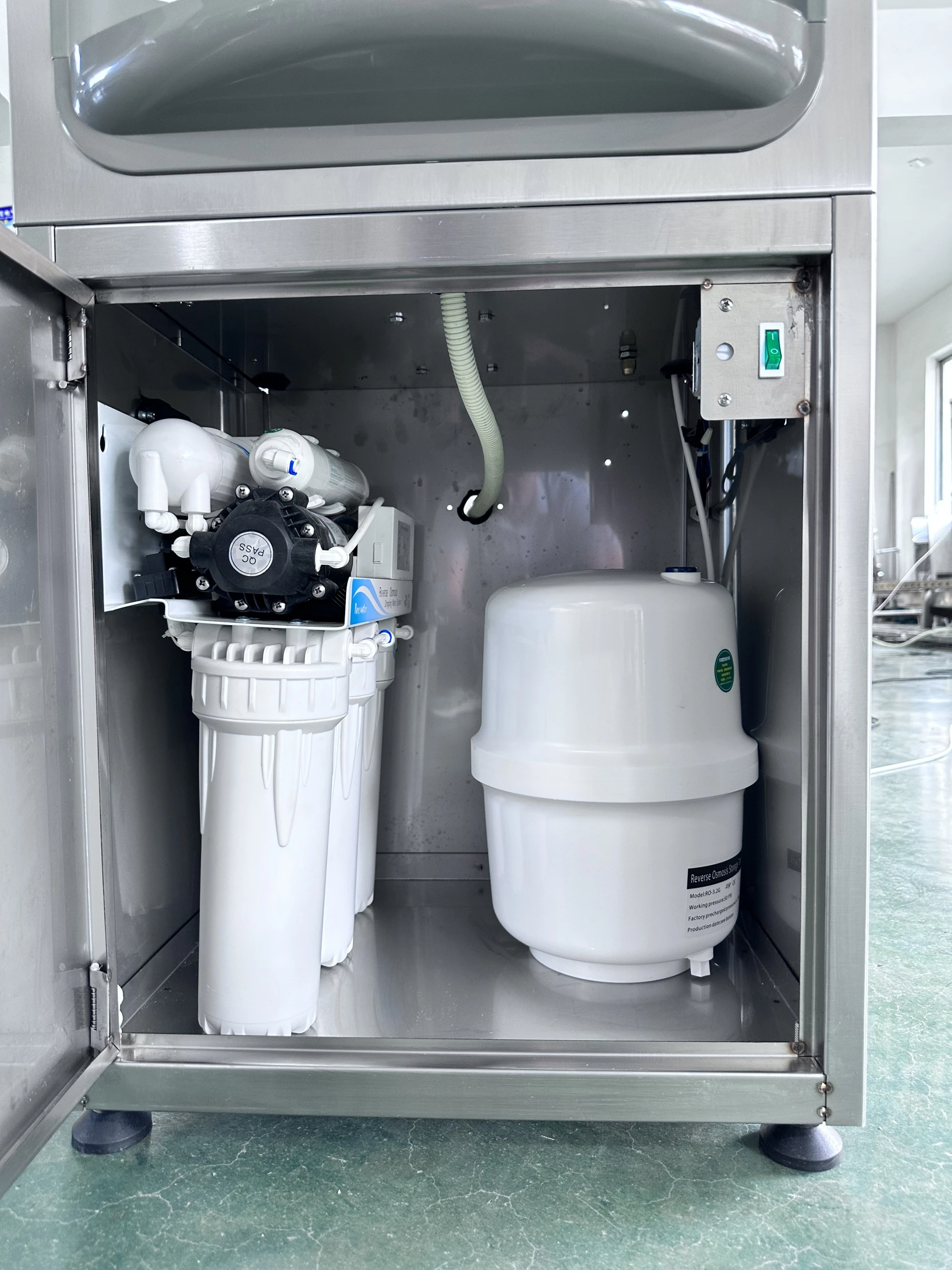 Freestanding Electric Water Cooler Stand Type Cold Dispenser with IR Sensed Bottle Filler Touchless Handfree for Household Use