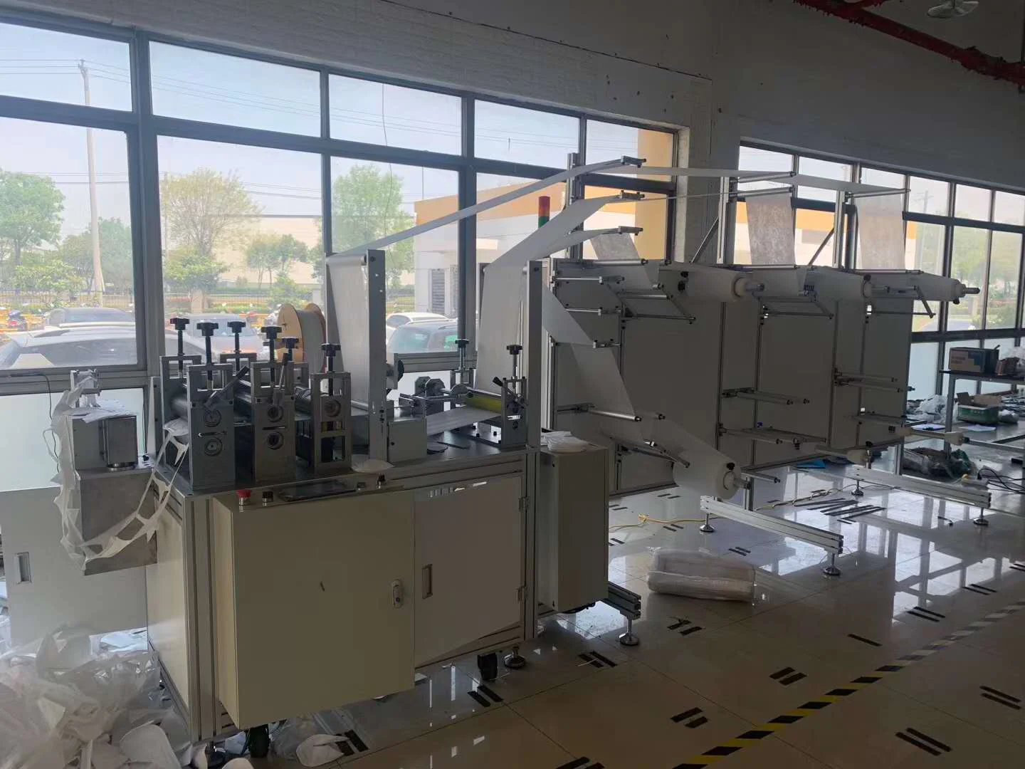 Servo System Full Automatic Nonwoven Disposable Medical Dust Mask Making Machine For 3Ply Mask