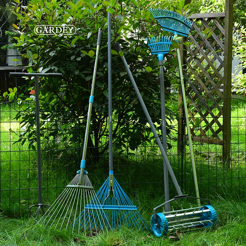 High Quality Garden Tool 45# Steel Wire Lightweight Hand Leaf Rake with Long Wood Handle