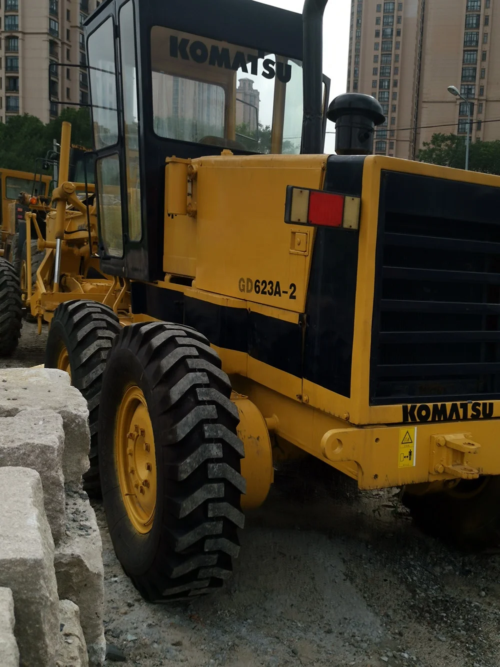 Б/у автогрейдер Komatsu GD623